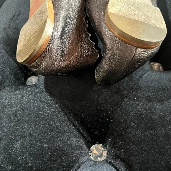 Chloe Shimmering Silver Scalloped Flats - Picture 10 of 14